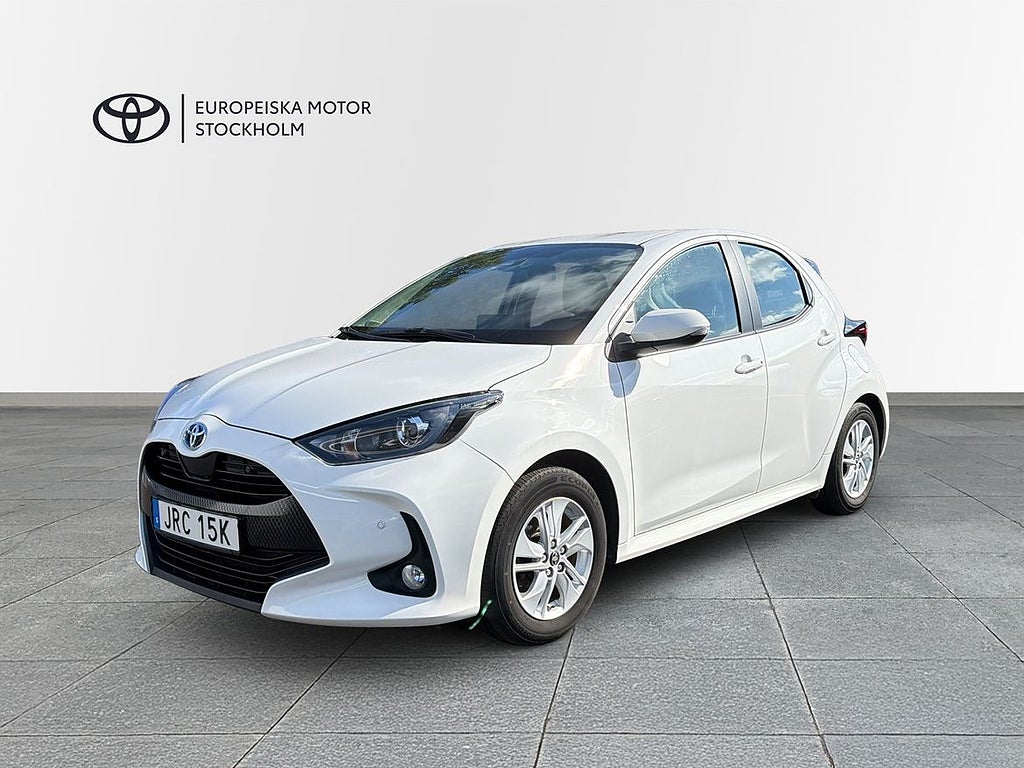 Toyota Yaris Active Komfortpaket P-sensorer V-hjul