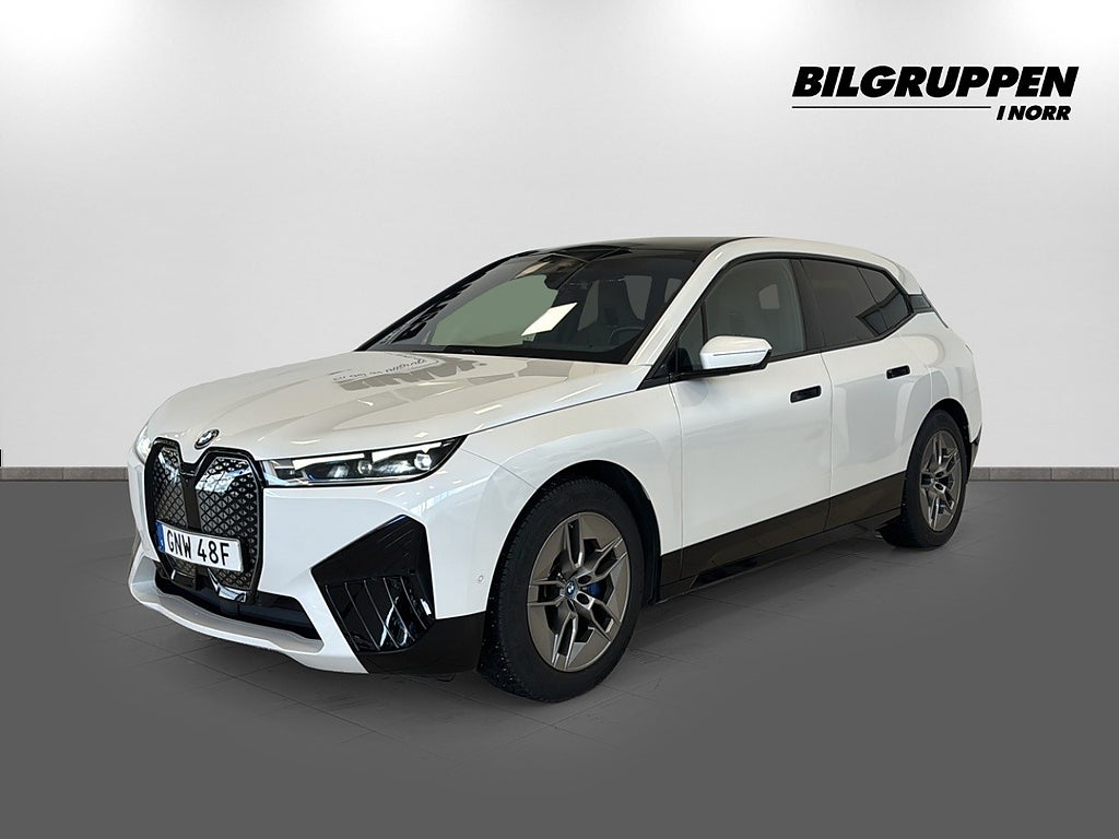 BMW iX xDrive 40 326HK | (V-hjul|Sportpaket|Pano|Drag|Laser) 