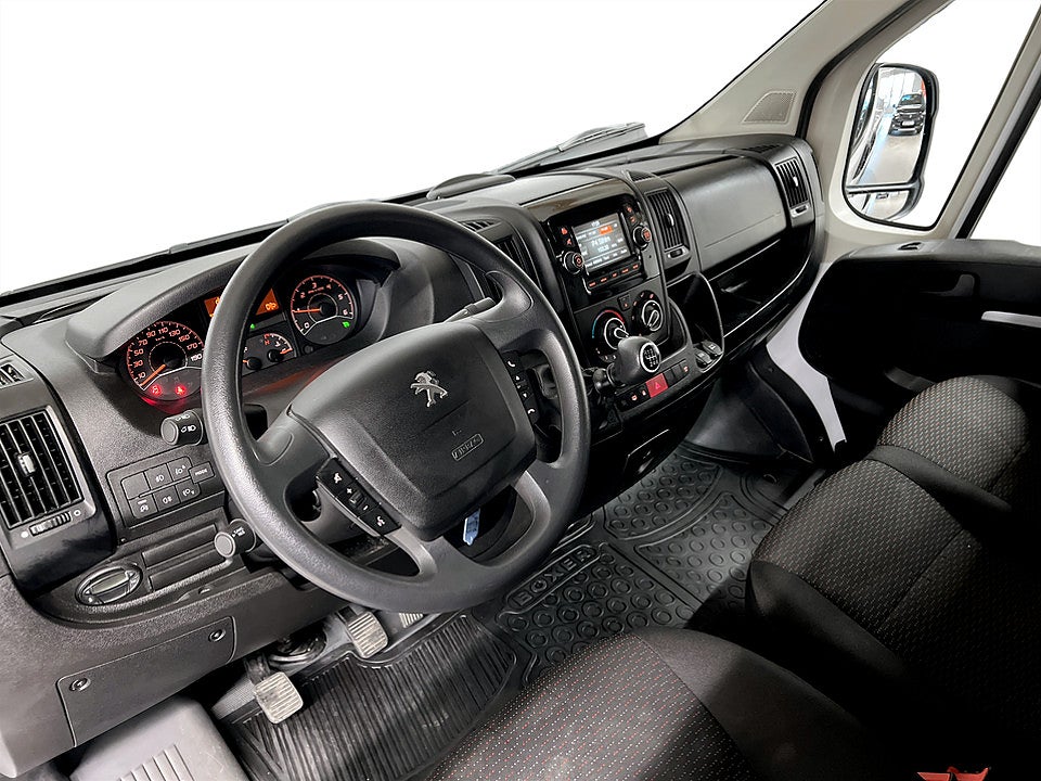 Bild på Peugeot Boxer PRO+ 335 2.2 BHDi 140hk L3H2 B-KAMERA DRAG