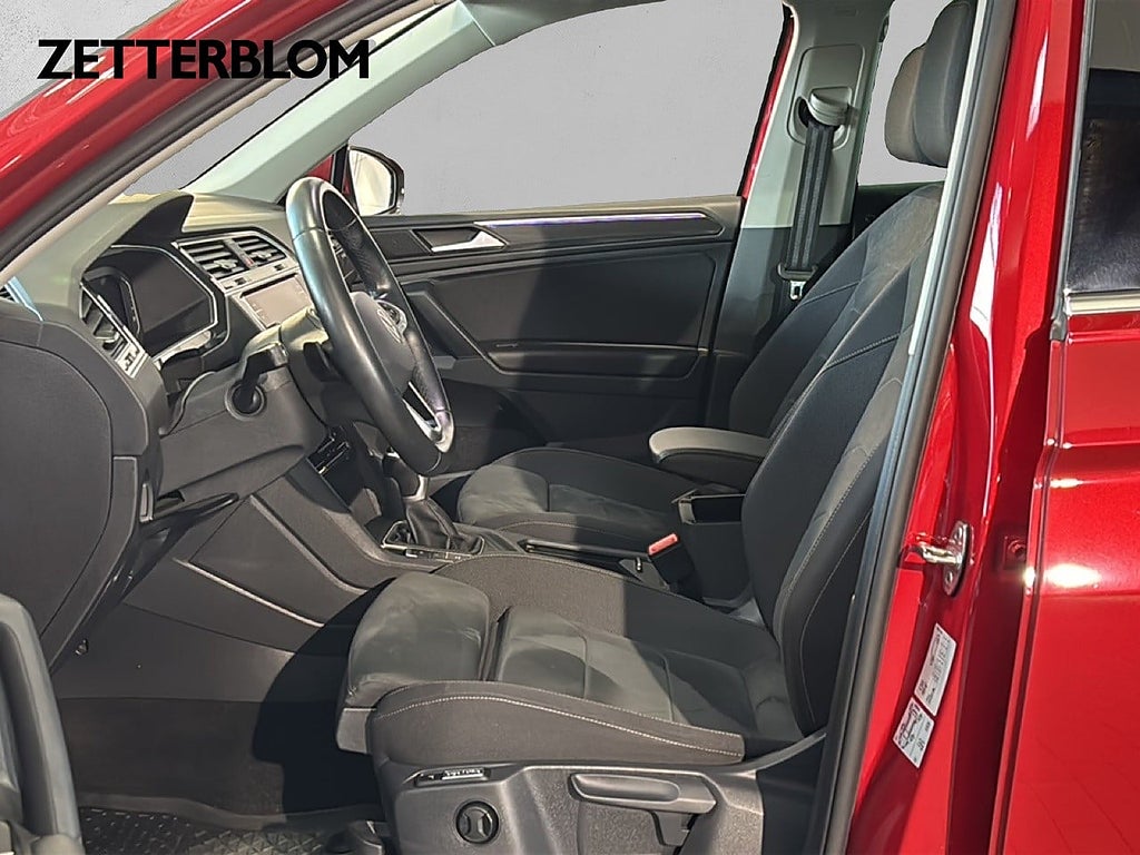 SUV Volkswagen Tiguan 7 av 17