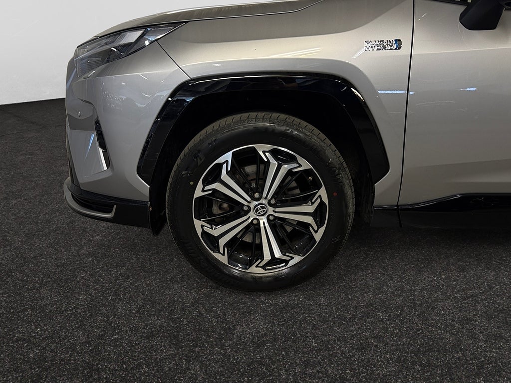Toyota RAV4 Plug-in Aut AWD Style Dragkrok Värmare Adp-fart Kamera bild 9