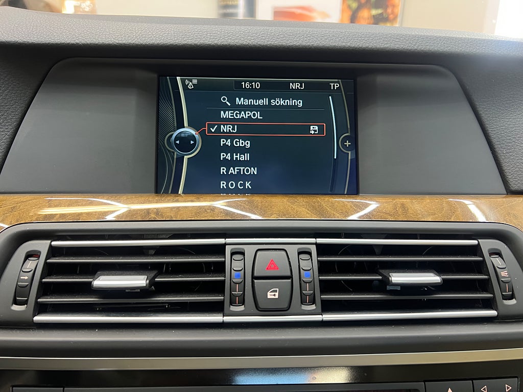 BMW 550I V8 4.4 408ch - BVA - CUIR - ACC - CAMÉRA DE RECUL - HI-FI PRO