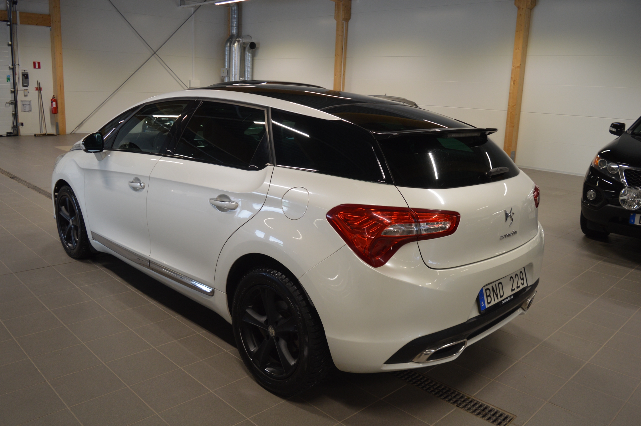 Citroen DS5 1.6 THP Euro 5 2013, photo 3/49