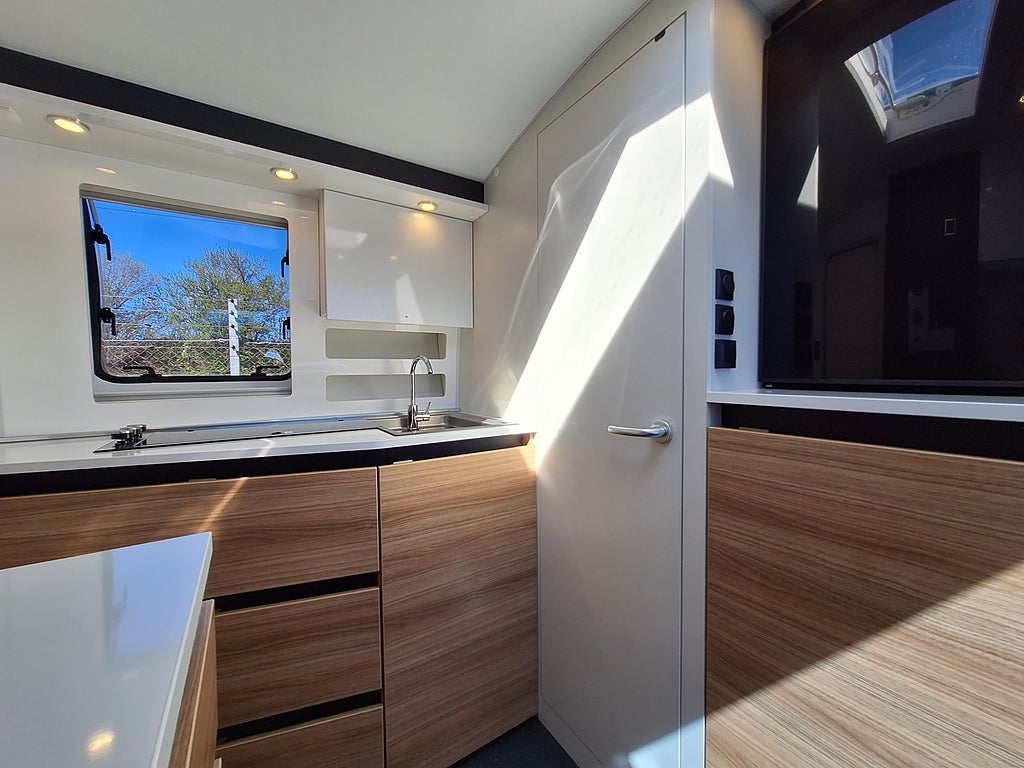 Adria Action 361 LH Dinette, Tält, Pluspaket