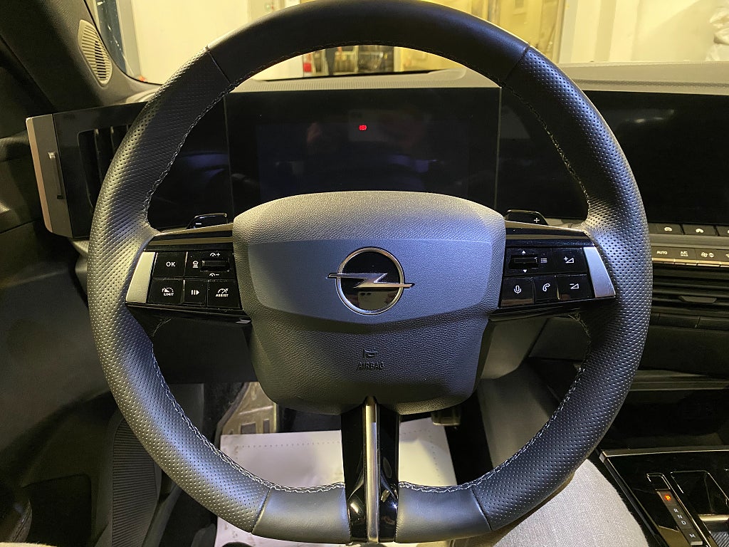 Bild på Opel Astra GS ST 1.2 Turbo 130hk AUT - BACKKAMERA, NAV