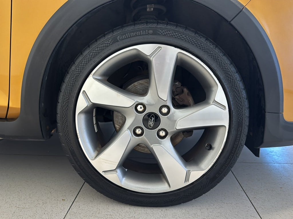 YRH748