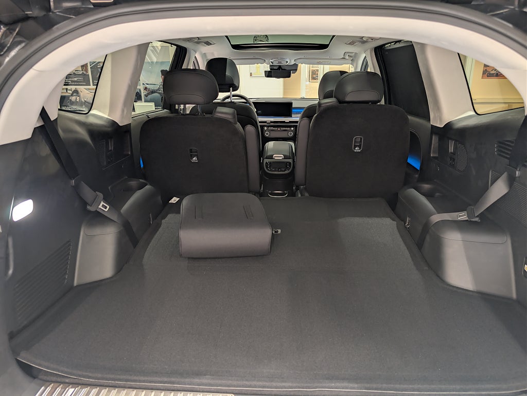 Hyundai IONIQ 9 Performance 110 kWh Calligraphy 6-sitsig Business Lease thumbnail