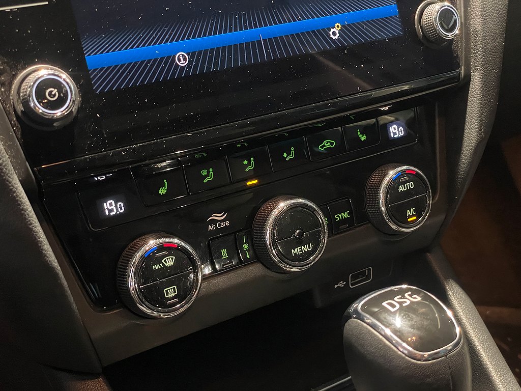 Skoda Octavia 1.5 TSI 150hk Premium |Drag|Värmare|Navi| 2020