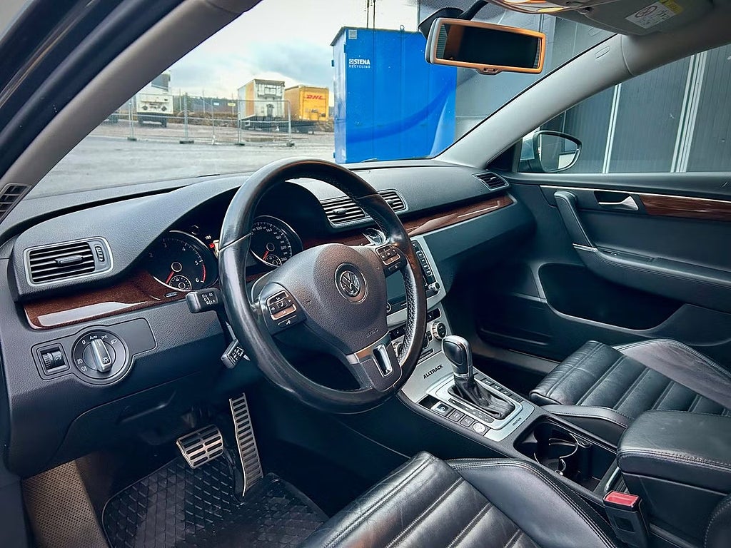 Volkswagen Passat Alltrack 2.0 TDI 4M *3,99%* Värmare Läder Kamrem Bytt