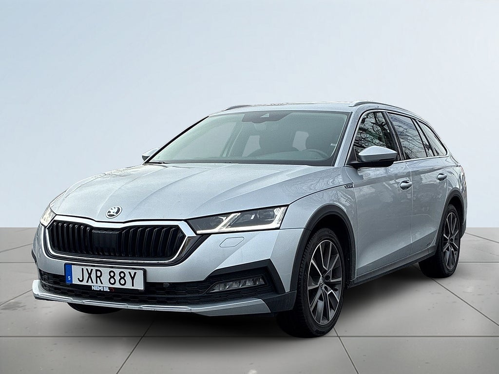 Skoda Octavia Scout 2.0 TDI MOMS/Rattvärme/Backkamera/Adaptiv Fart/Drag/SoV