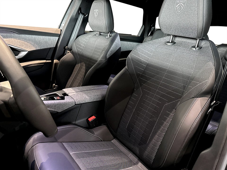 Bild på Peugeot 5008 GT Hybrid 145hk Aut 7-SITS B-KAMERA CARPLAY