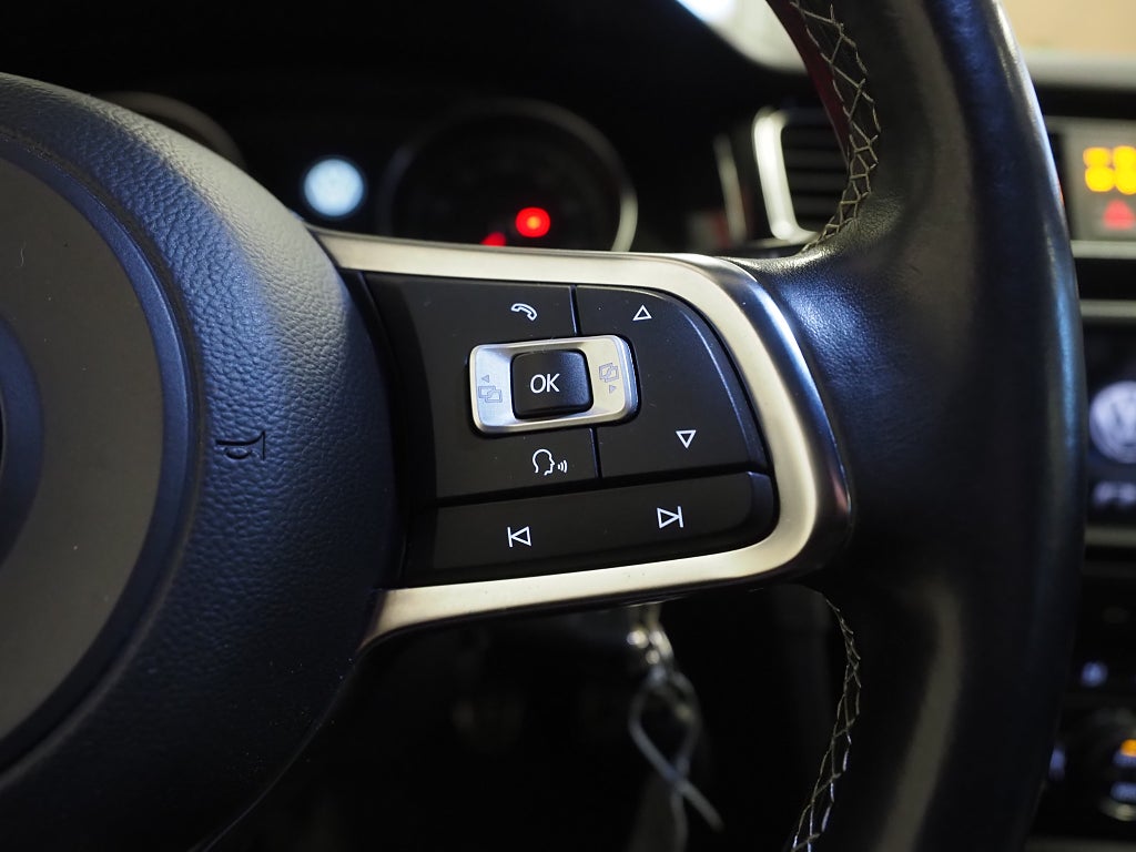 Volkswagen Golf 1.4 TSI 150hk GT R-Line Parkeringsvärmare ACC 2016