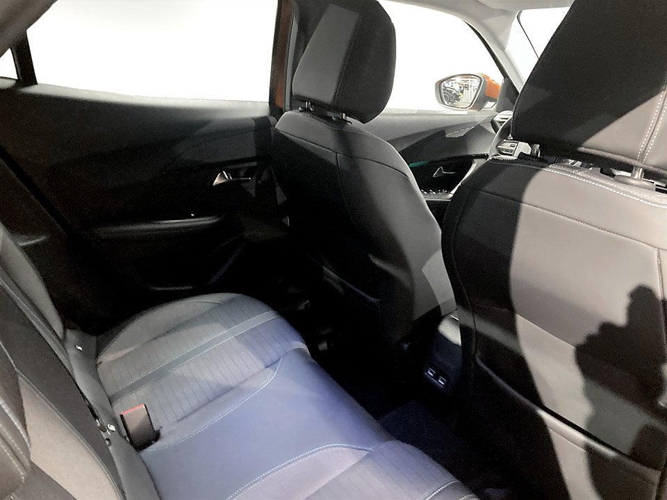 Bild på Peugeot 2008 Allure 1.2 PT 130hk Aut - B-KAMERA, CARPLAY