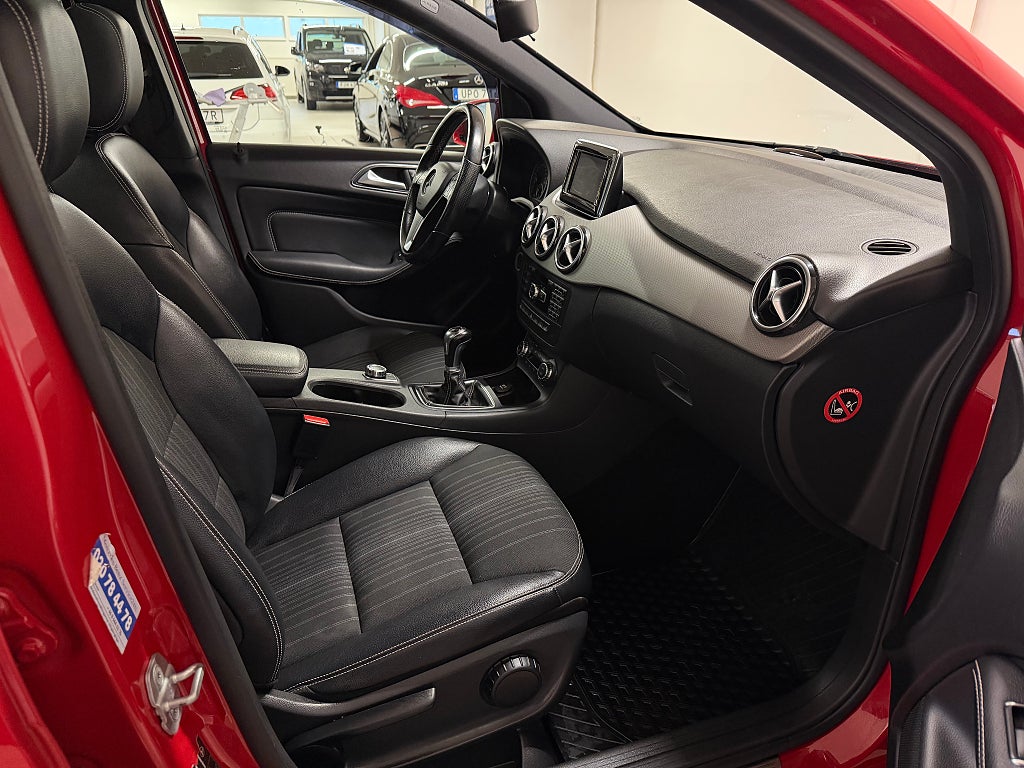 Mercedes-Benz B 2013 - miniatyr 6