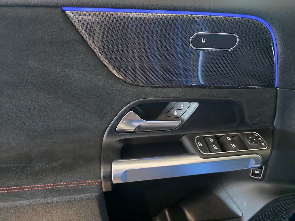 Mercedes-Benz GLB 220 d 4MATIC AMG Värmare Drag Advanced Plus - bild 11