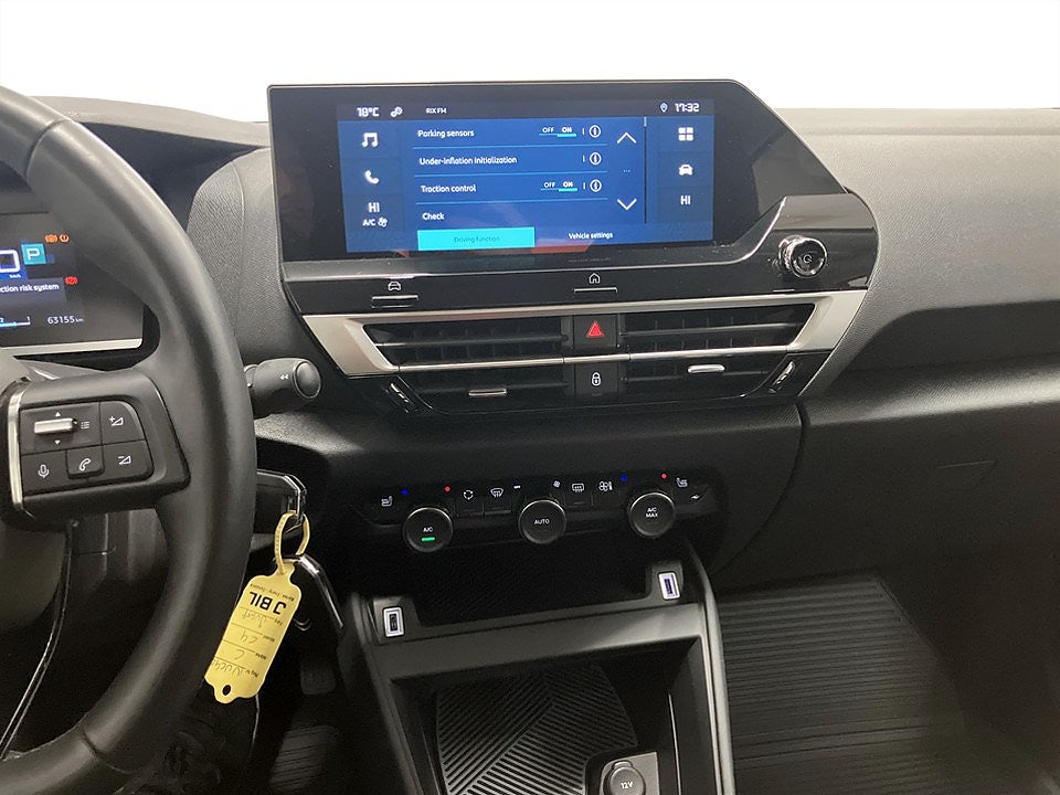 Bild på Citroën e-C4 Feel 50kWh 136hk Aut - CARPLAY, NAVI