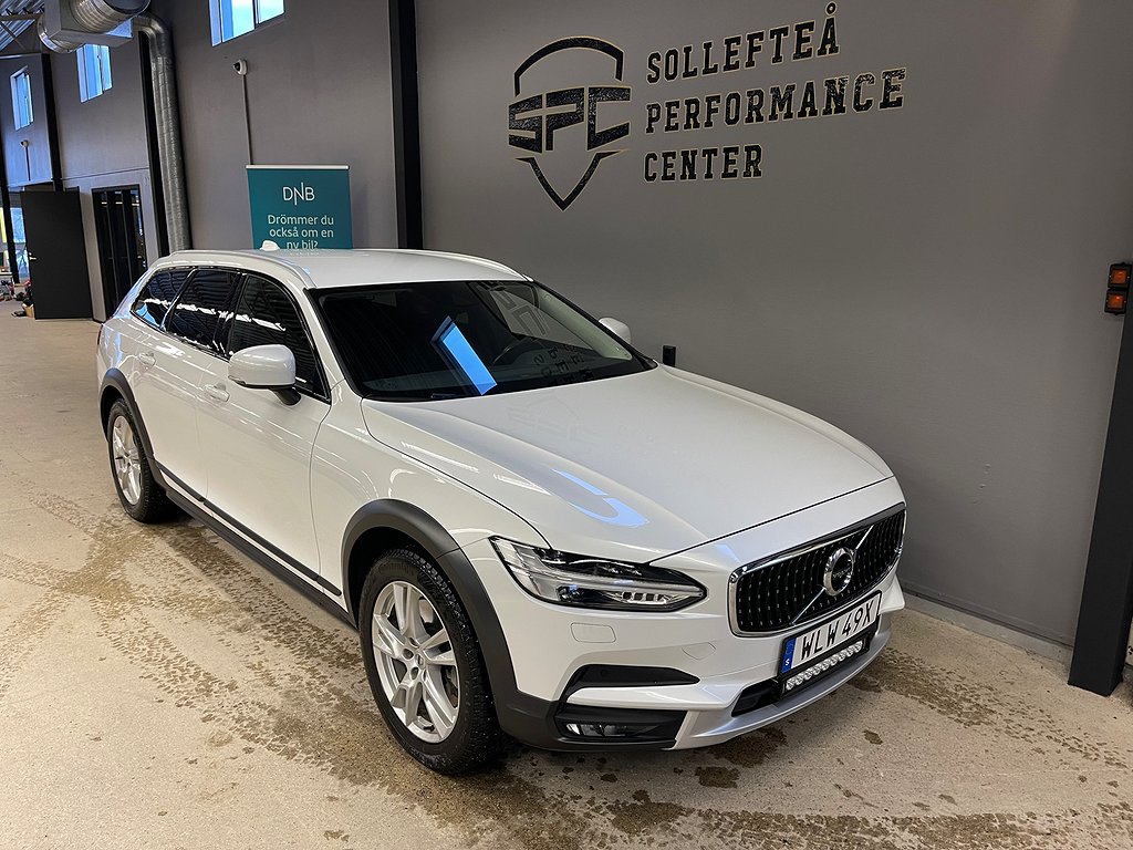 Volvo V90 Cross Country D4 AWD Geartronic 190hk / Skinn / Kamera / 20"