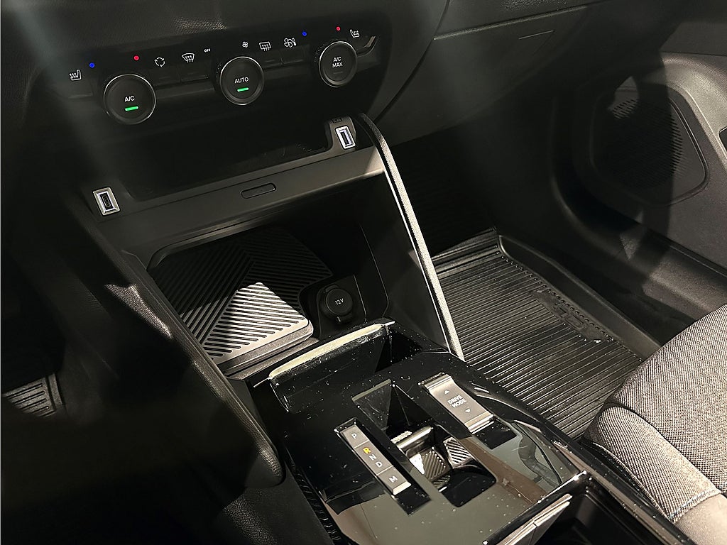 Bild på Citroën C4 X Shine 1.2 PT 130hk Aut - 360-KAMERA,NAV,HUD