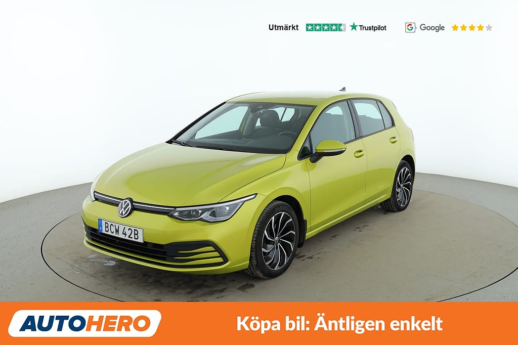 Volkswagen Golf VIII 1.5 TSI ACT / Värmare, CarPlay, PDC