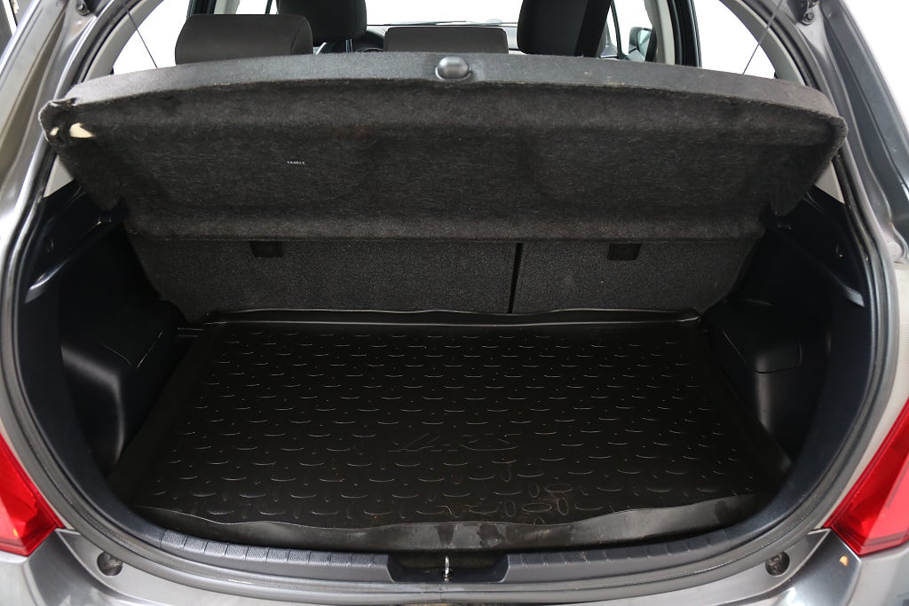 Toyota Yaris 1,33 Dual VVT-i Active 5-dörrar 1ägare Motorv Drag 2012