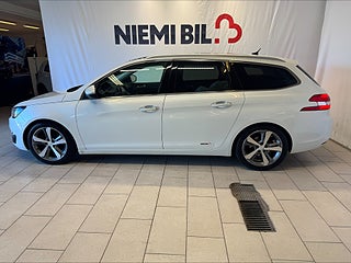 Peugeot 308 SW 1.2 Allure Panorama M-värmare Drag P-sens S&V
