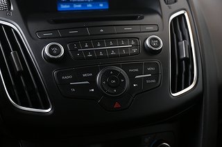 Halvkombi Ford Focus 15 av 17