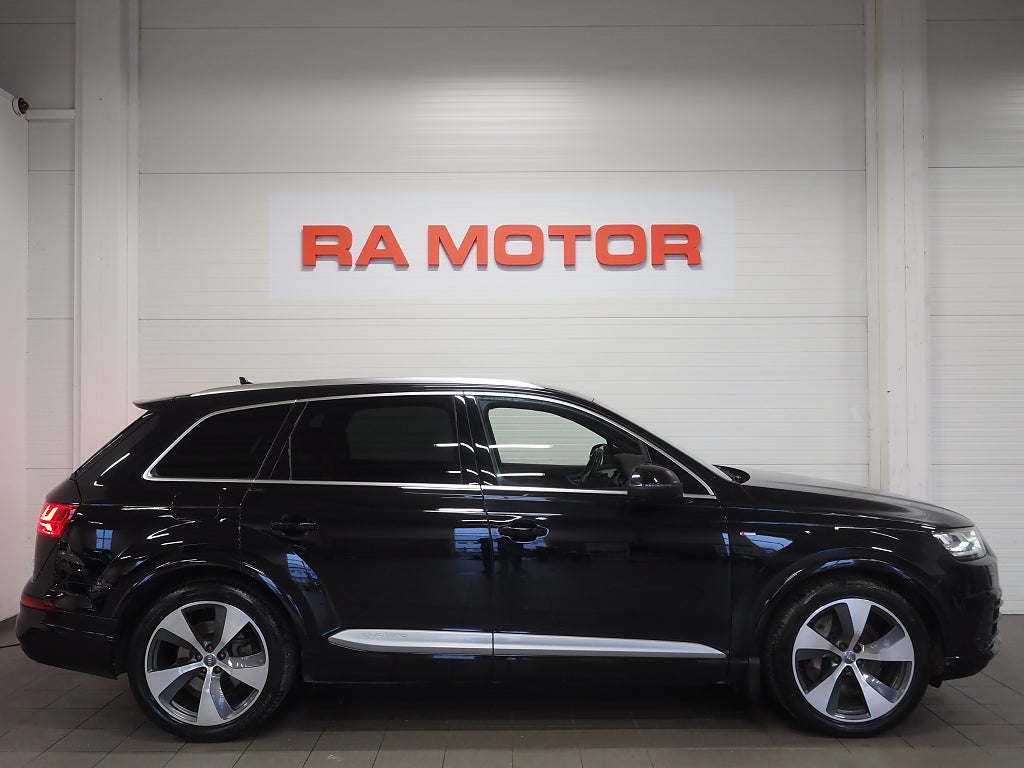 Audi Q7 3.0 TDI V6 272hk Quattro S Line 7-Sits Cockpit Bose Drag 2016