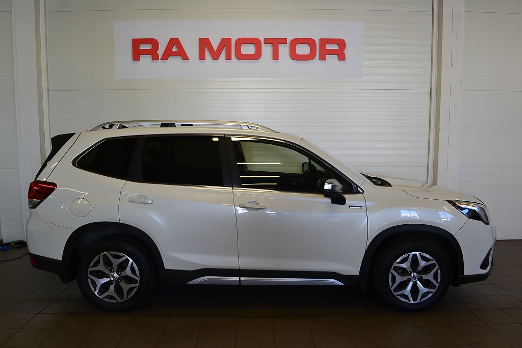 Subaru Forester 2,0i e-Boxer XFuel Active AWD Aut Extraljus Motor-v