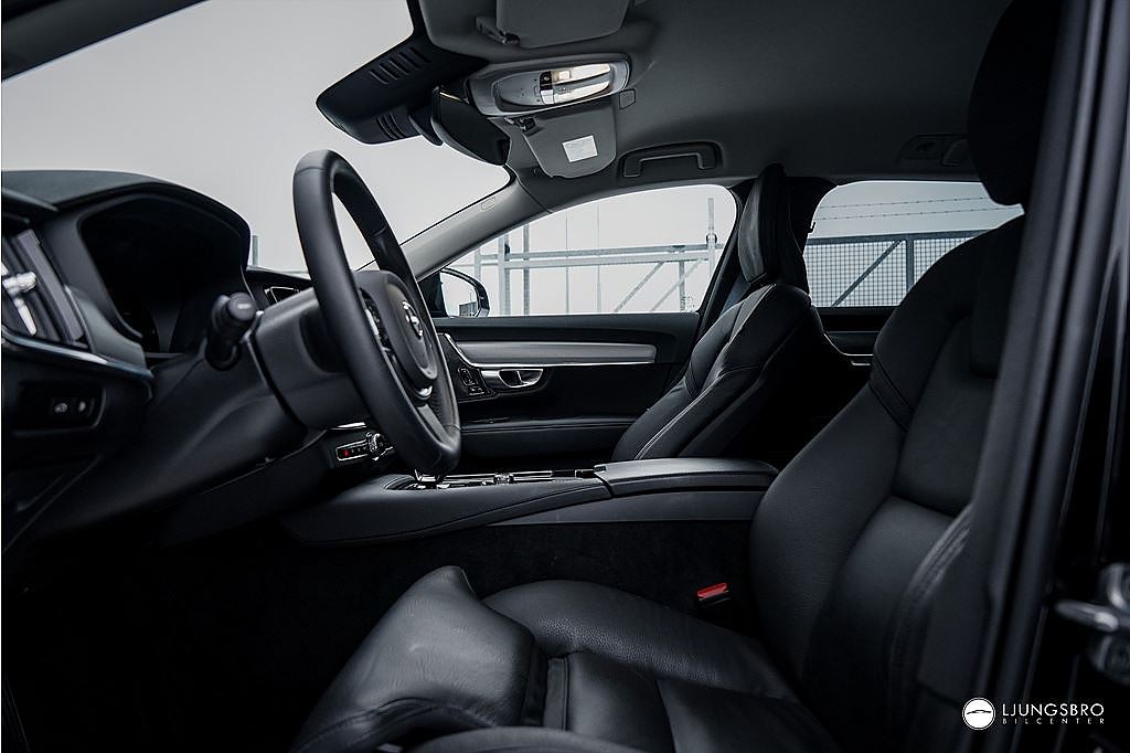 Volvo V90 Recharge T6 AWD Plus Dark