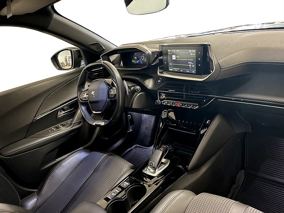 Bild på Peugeot 2008 GT-Line 1.2 PT 130kh Aut BACKKAMERA