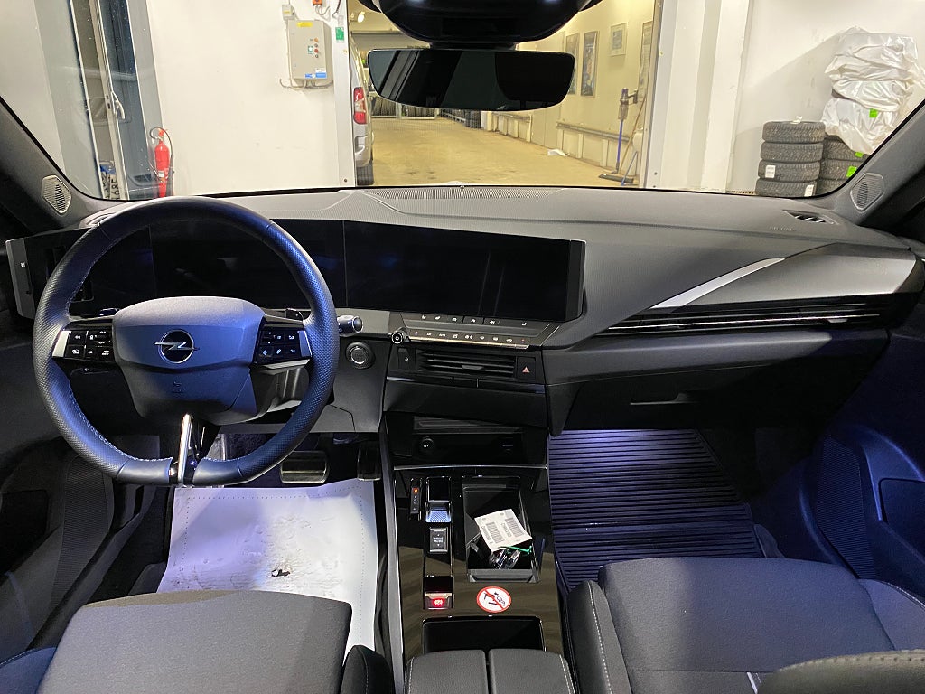 Bild på Opel Astra GS ST 1.2 Turbo 130hk AUT - BACKKAMERA, NAV