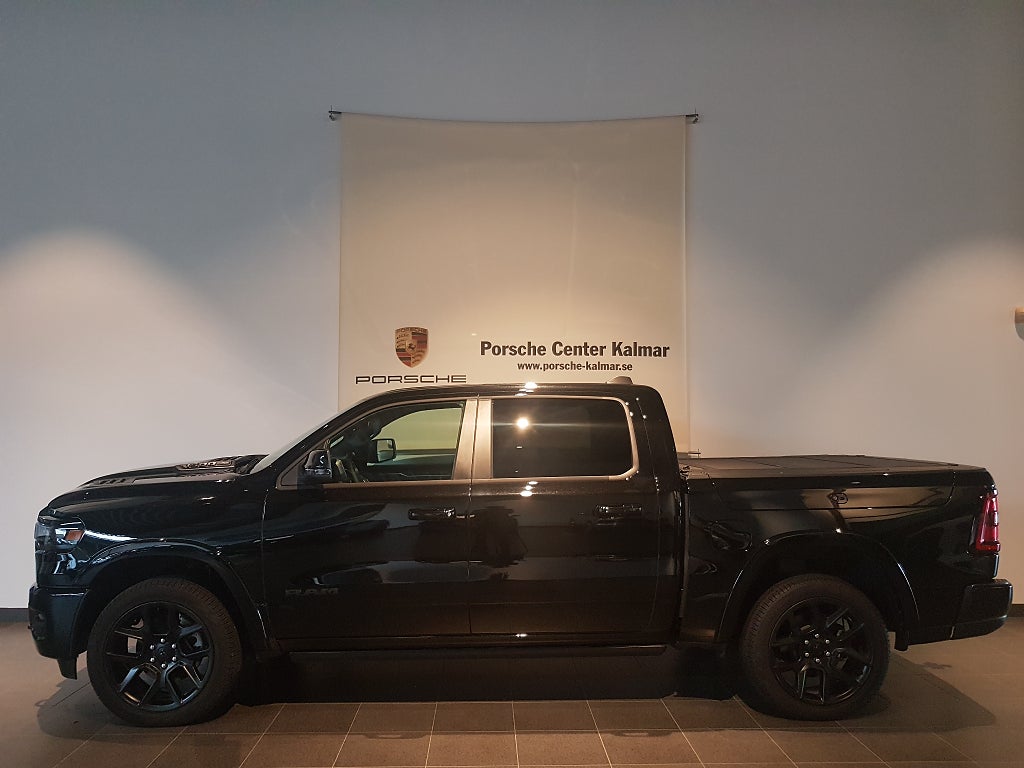 RAM 1500 Crew Cab 3.0 Hurricane 4x4 Flaklock Flaksläde 490 mil