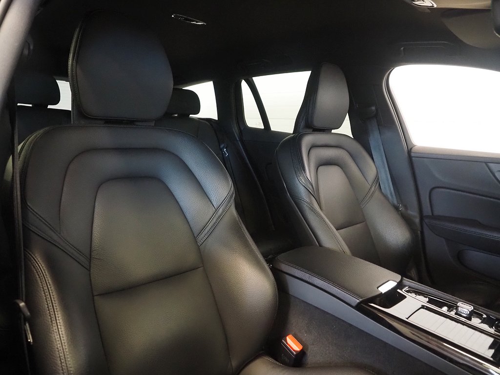Volvo V60 T8 AWD 392hk Geartronic R-Design | Drag | Skinn | 2020