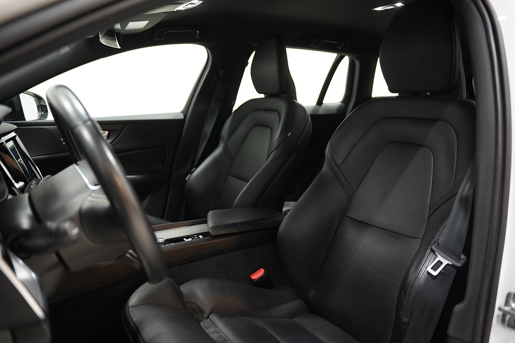 Volvo V60 D3 Geartronic 150hk R-Design D-värmare VOC Skinn