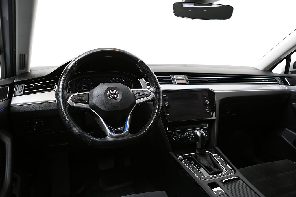 Volkswagen Passat GTE 218hk Executive SC Värmare Drag 2020