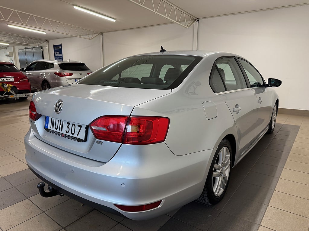 Volkswagen Jetta 2012 - miniatyr 4