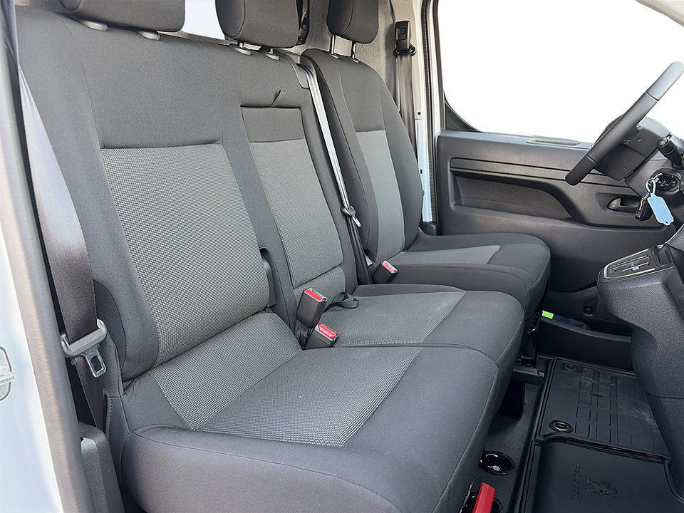 Bild på Peugeot Expert 2.0 BlueHDi 145hk Aut L3 B-KAMERA CARPLAY