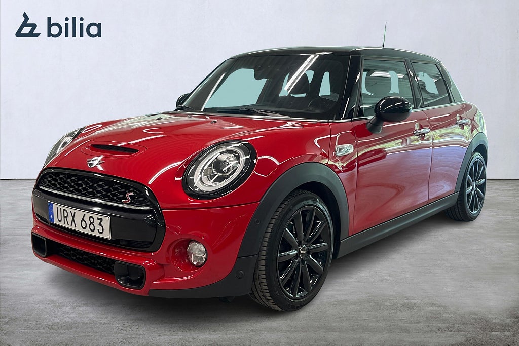 MINI Cooper S 5-dörrars / Läderklädsel / Tonade rutor / Komfortöpp.
