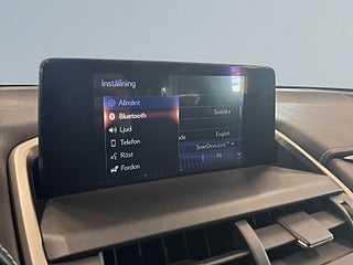 Lexus NX 300h 2.5 AWD E-CVT Business Line S&Vhjul/Drag/Kamera – bild 15