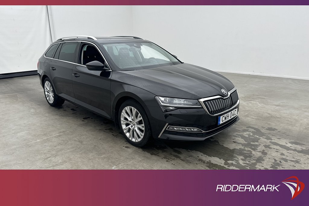 Skoda Superb iV Kombi Plug-in Business Värmare Pano Cockpit