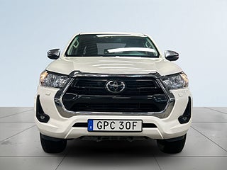 Toyota Hilux Dubbelhytt 2.4 AWD Hero Drag/Kamera/M-Värmare/S&V-Däck – bild 2