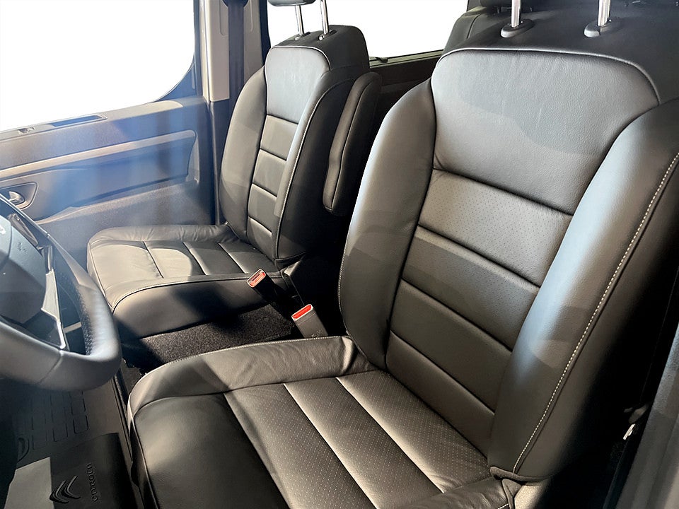 Bild på Citroën Jumpy Crew Cab Business 180hk Aut L3 - DEMO