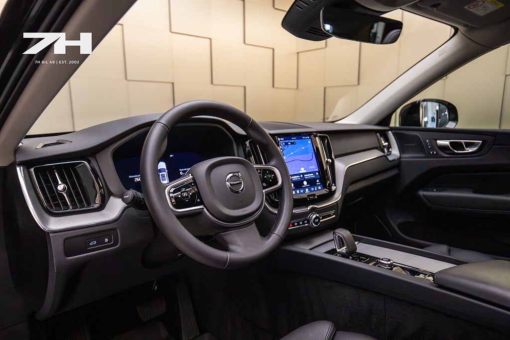Volvo XC60 T6 AWD Plus Dark / Pano / 360° / H&K / Adaptiv Farthåll