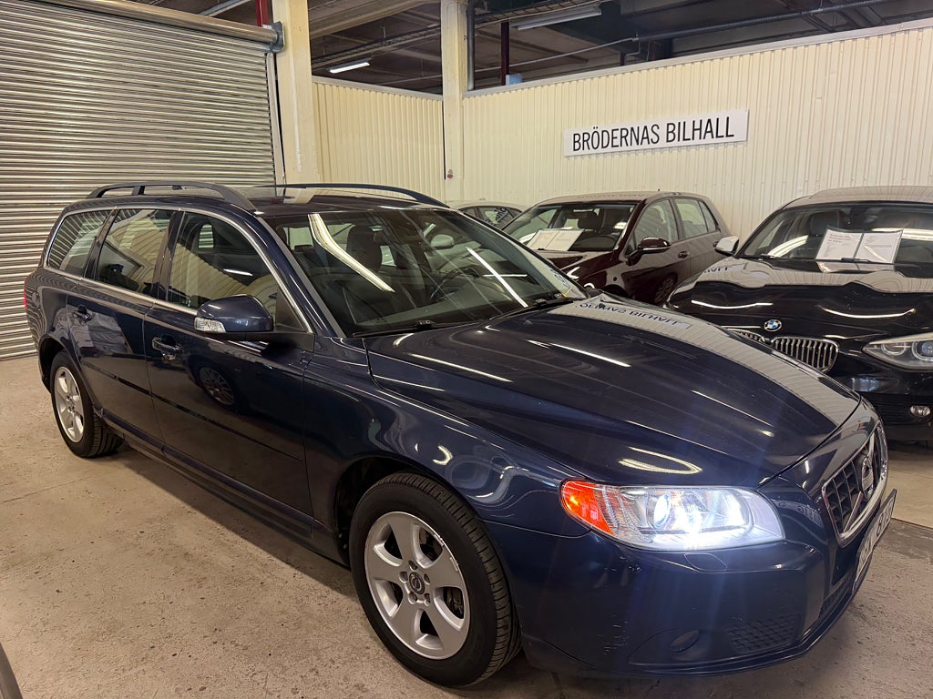 Volvo V70 2.5FT Momentum/ Keyless/ Dragkrok/ Motorvärmare