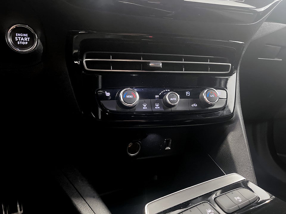 Bild på Opel Mokka-e Ultimate 50kWh 136hk Aut B-KAMERA CARPLAY