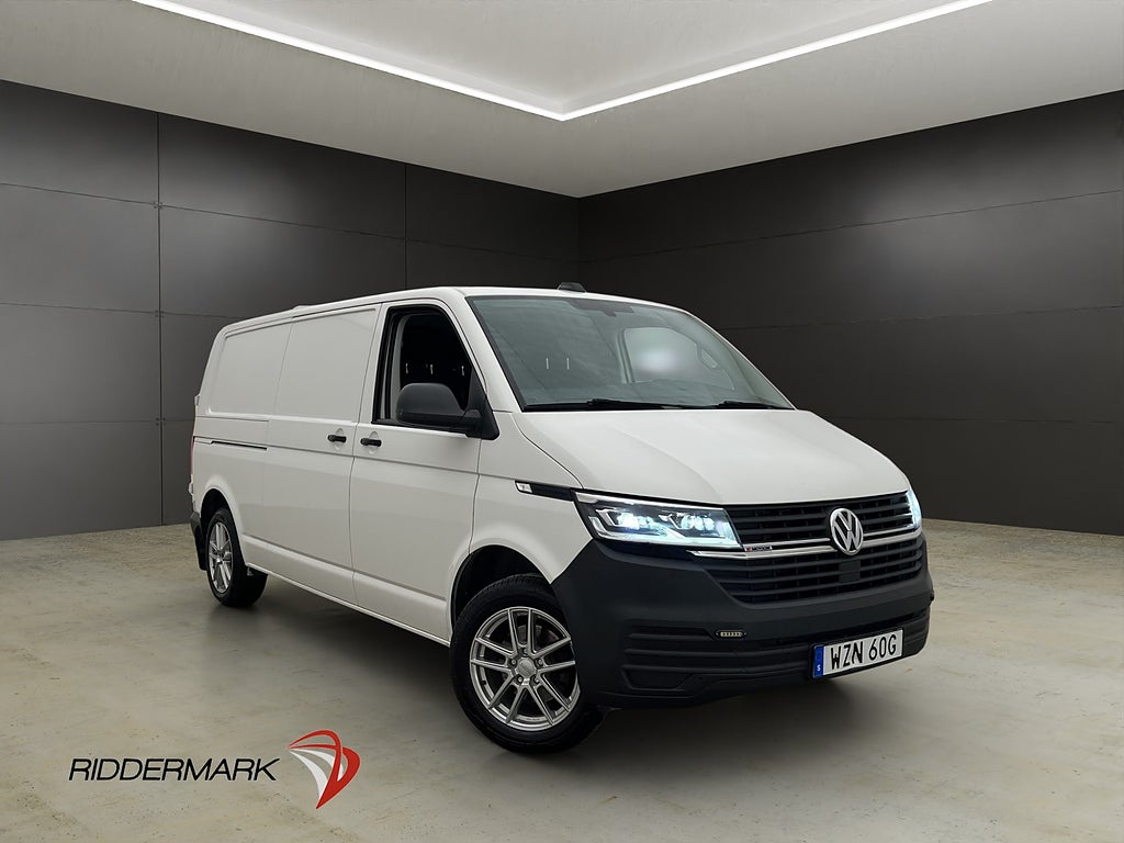 Volkswagen Transporter L2 4M Värm CARPLAY Drag B-Kam MOMS