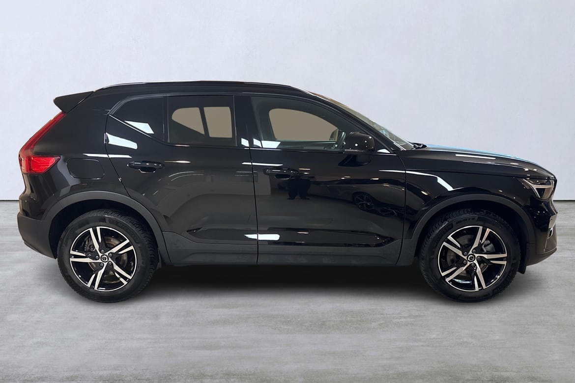 Volvo XC40 B4 FWD Bensin Plus Dark 2024, bild 3/10