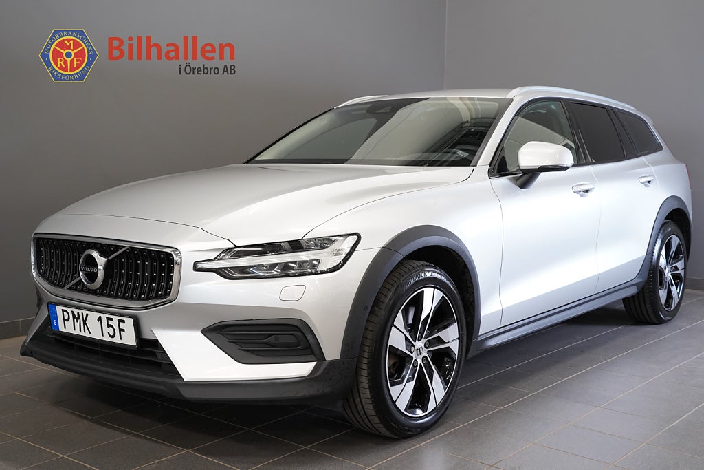 Volvo V60 Cross Country B4 AWD Momentum Advanced Navi Kamera VoC