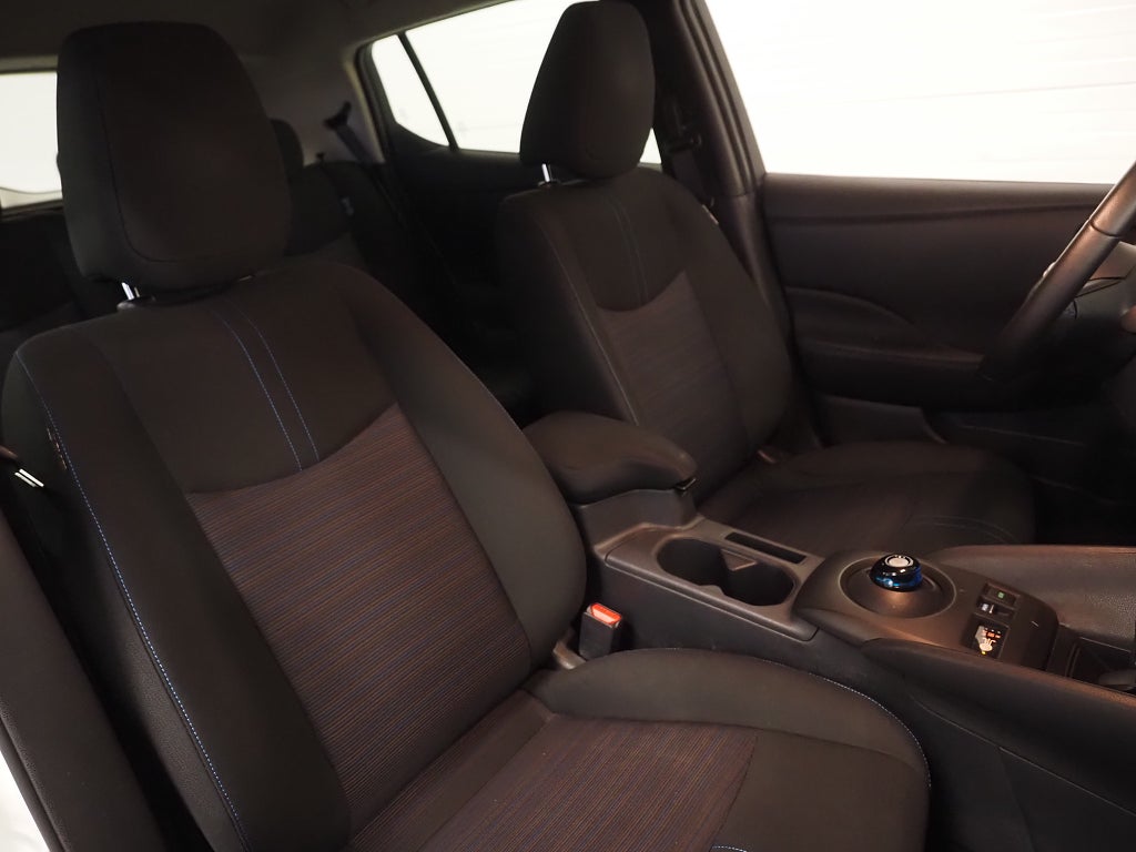 Nissan Leaf 40 kWh 150hk Acenta | Backkamera | Rattvärme | 2022