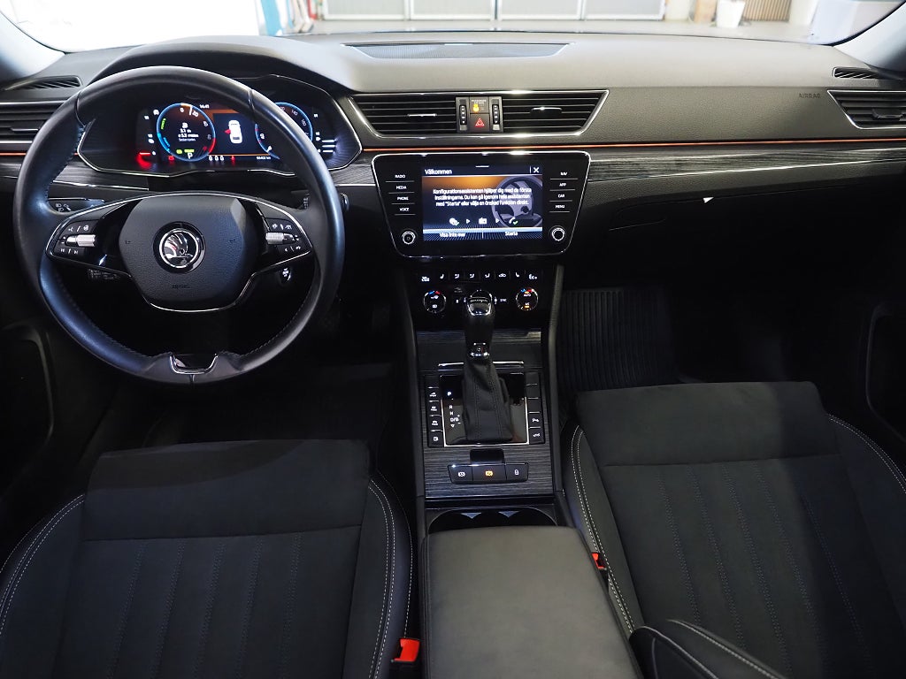 Skoda Superb iV 1.4 TSI iV 218hk Style | Drag | Värmare | Cockpit | 2023